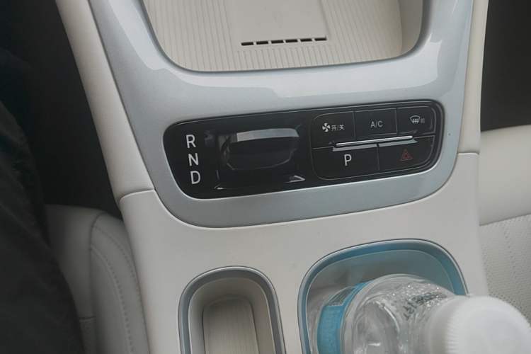 Used Geely Galaxy Geome 2026 Model 410km Exploration Edition Gear Lever