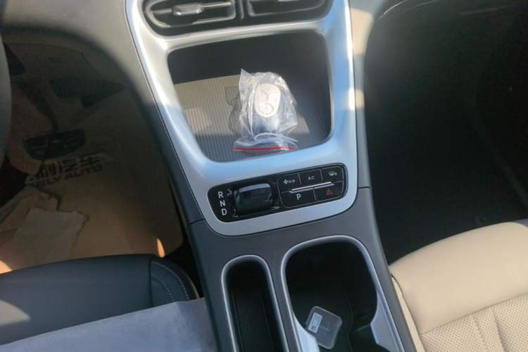 Used Geely Galaxy Geome 2026 Model 310km Youth Edition Gear Lever