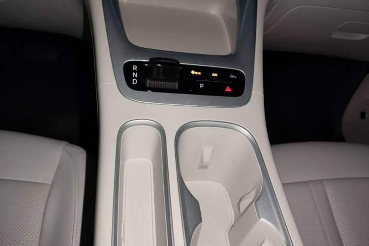 Used Geely Galaxy Geome 2026 Model 310km Youth Edition Gear Lever