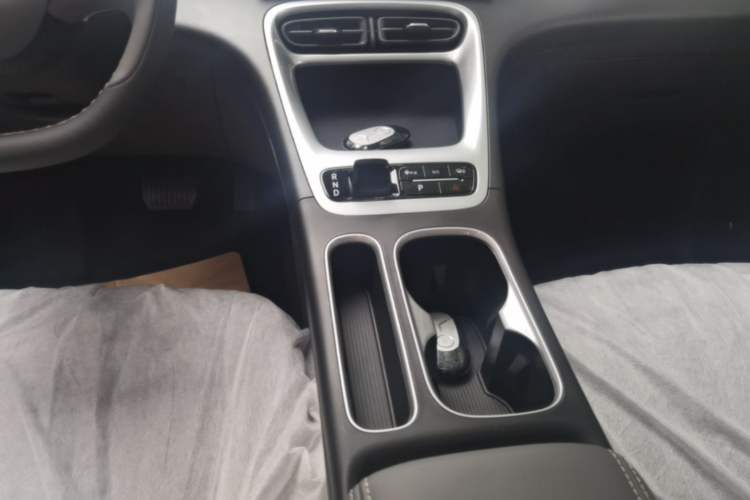 Used Geely Galaxy Geome 2026 Model 310km Youth Edition Gear Lever