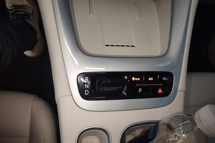 Used Geely Galaxy Geome 2026 Model 410km Exploration Edition Gear Lever