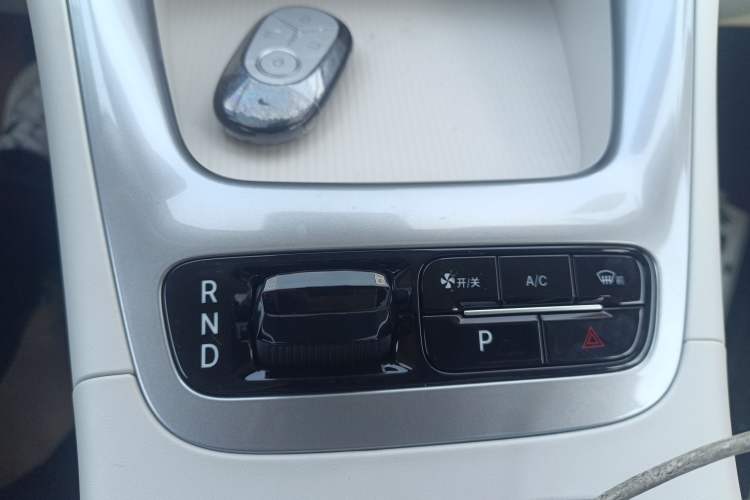 Used Geely Galaxy Geome 2026 Model 310km Youth Edition Gear Lever