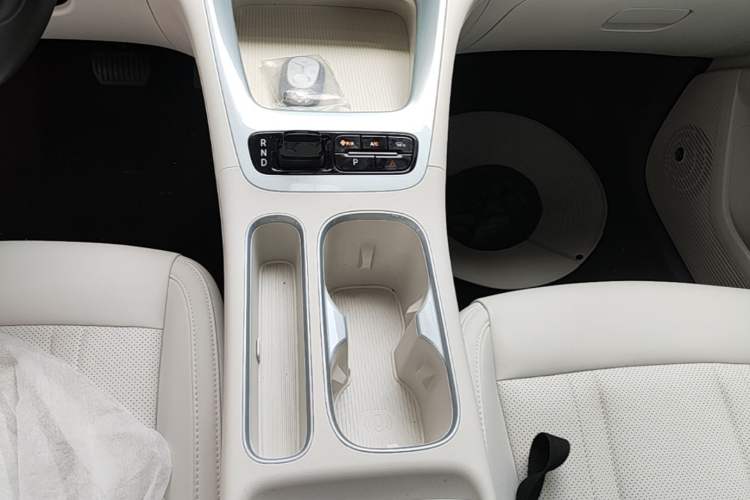 Used Geely Galaxy Geome 2026 Model 410km Carefree Edition Gear Lever