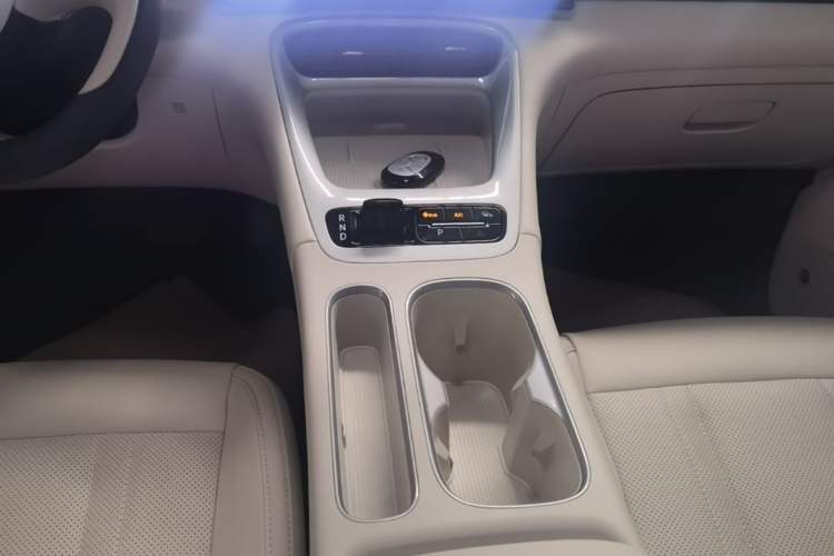 Used Geely Galaxy Geome 2026 Model 410km Exploration Edition Gear Lever