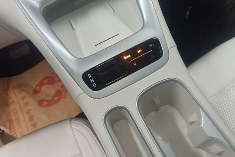 Used Geely Galaxy Geome 2026 Model 410km Exploration Edition Gear Lever