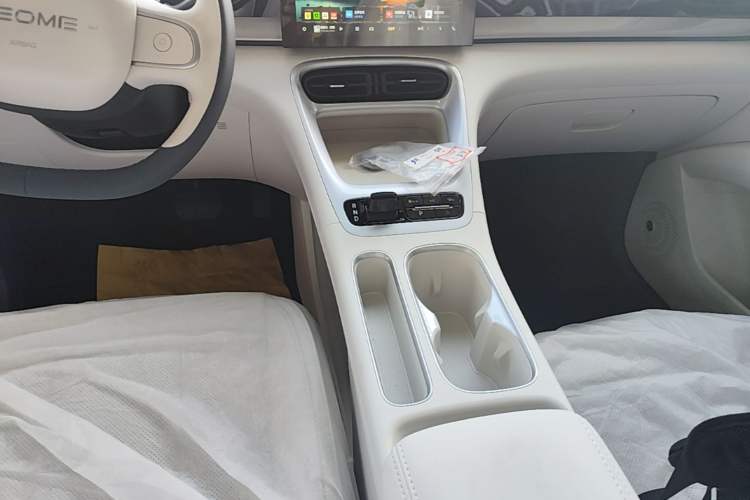 Used Geely Galaxy Geome 2026 Model 310km Youth Edition Gear Lever
