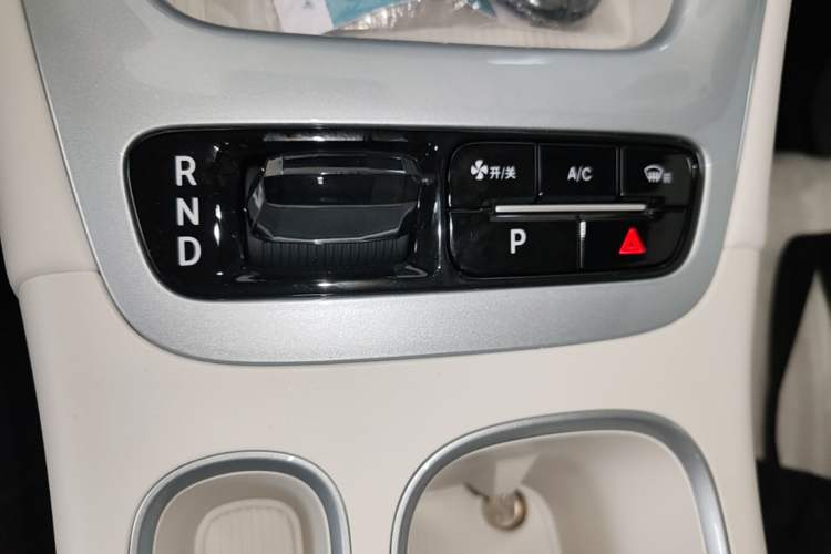 Used Geely Galaxy Geome 2026 Model 310km Dream Edition Gear Lever