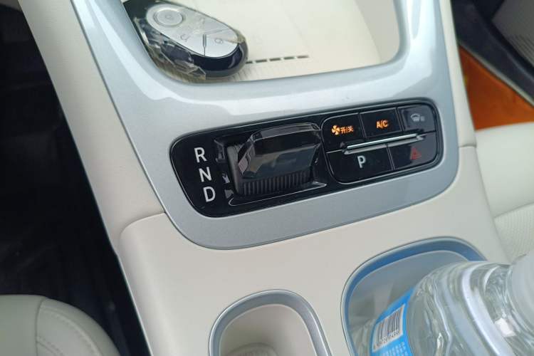 Used Geely Galaxy Geome 2026 Model 410km Exploration Edition Gear Lever