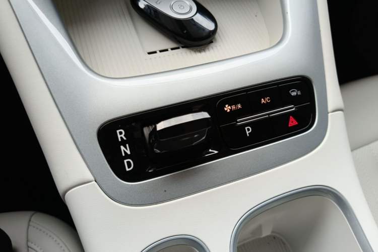 Used Geely Galaxy Geome 2026 Model 410km Exploration Edition Gear Lever