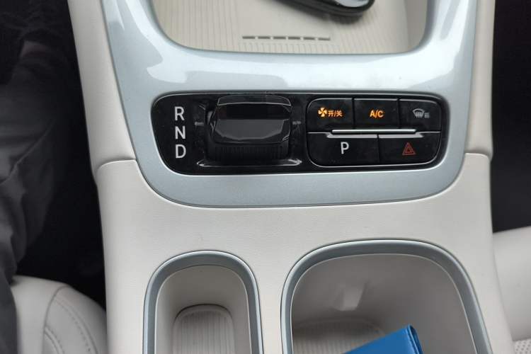 Used Geely Galaxy Geome 2026 Model 410km Exploration Edition Gear Lever