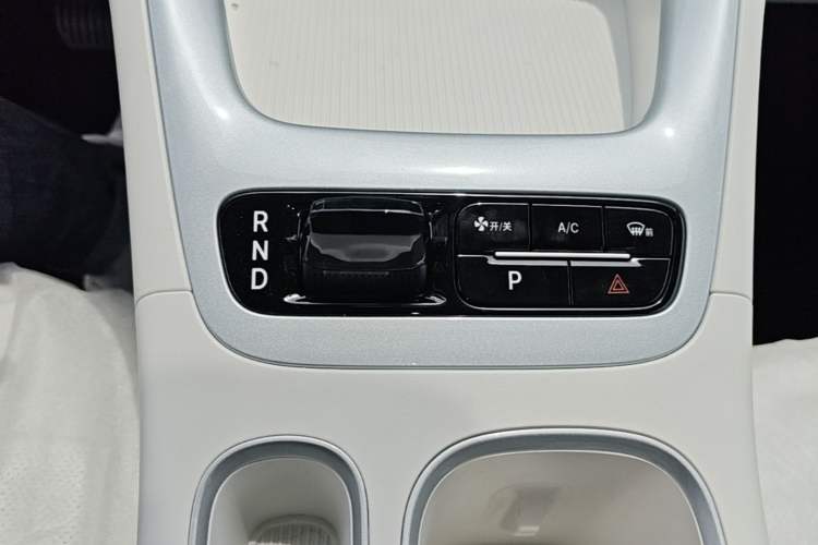 Used Geely Galaxy Geome 2026 Model 410km Carefree Edition Gear Lever