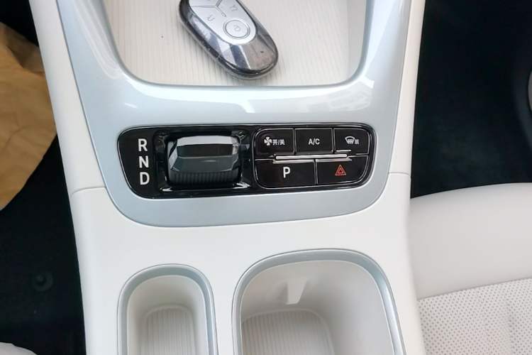 Used Geely Galaxy Geome 2026 Model 310km Youth Edition Gear Lever