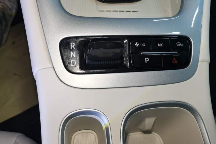 Used Geely Galaxy Geome 2026 Model 410km Exploration Edition Gear Lever