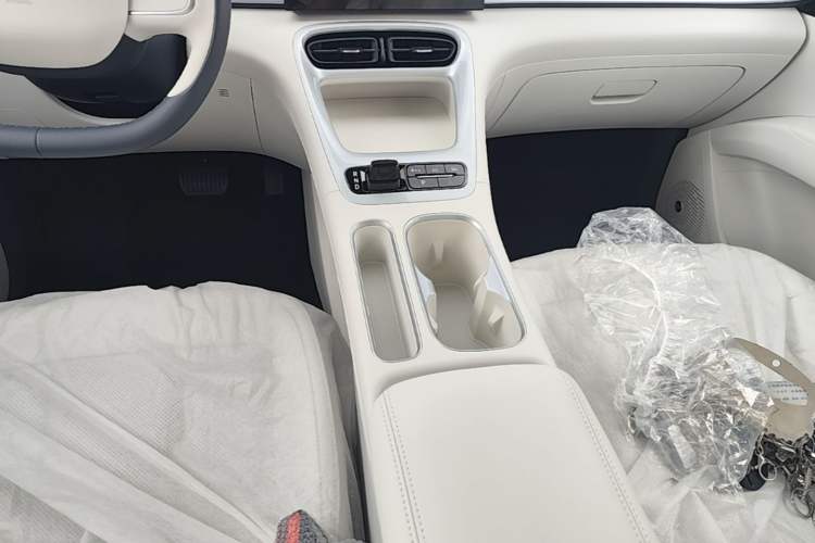 Used Geely Galaxy Geome 2026 Model 310km Youth Edition Gear Lever