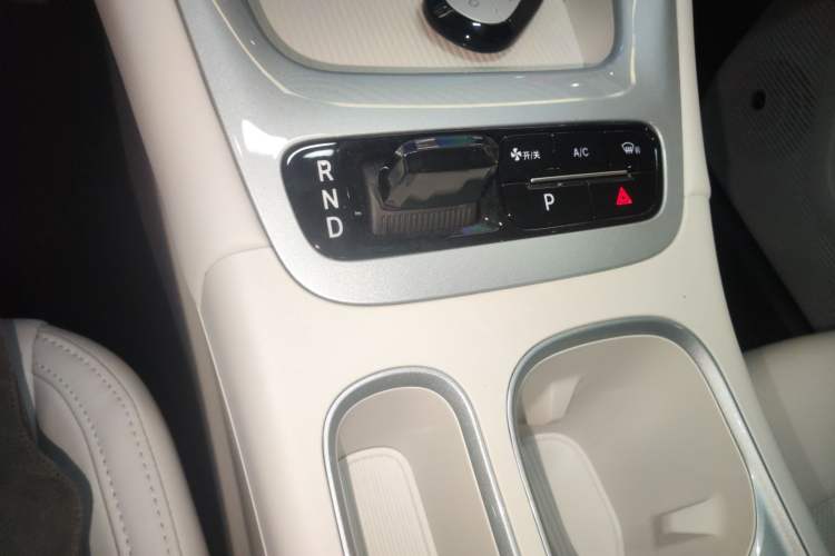 Used Geely Galaxy Geome 2026 Model 310km Dream Edition Gear Lever