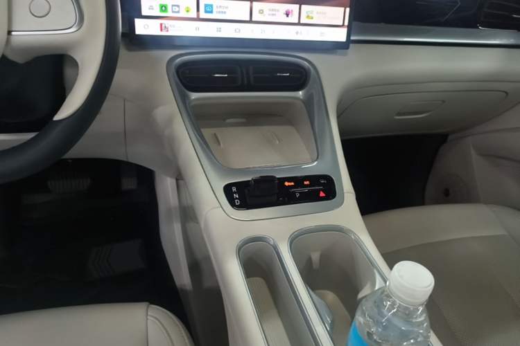 Used Geely Galaxy Geome 2026 Model 410km Exploration Edition Gear Lever