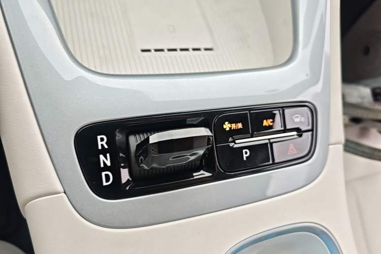 Used Geely Galaxy Geome 2026 Model 410km Exploration Edition Gear Lever