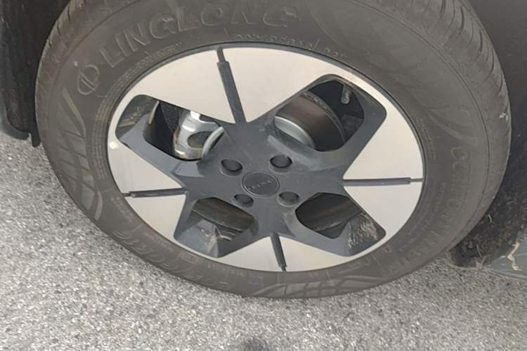 Used Geely Galaxy Geome 2026 Model 410km Exploration Edition Left Front Wheel Hub