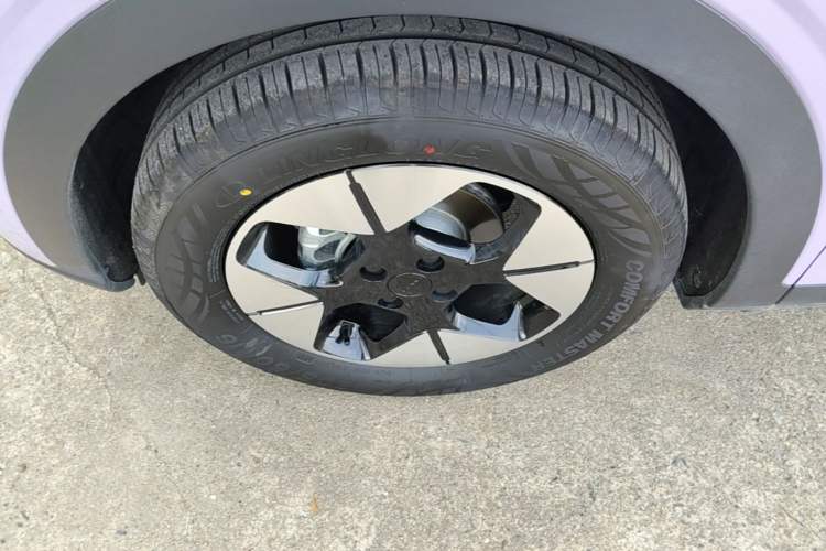 Used Geely Galaxy Geome 2026 Model 410km Exploration Edition Left Front Wheel Hub