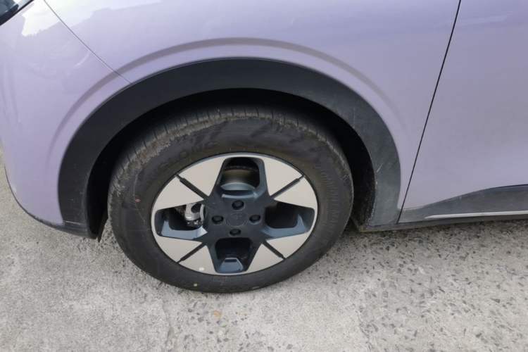 Used Geely Galaxy Geome 2026 Model 310km Dream Edition Left Front Wheel Hub