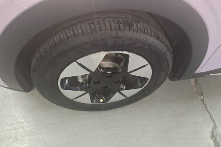 Used Geely Galaxy Geome 2026 Model 410km Exploration Edition Left Front Wheel Hub