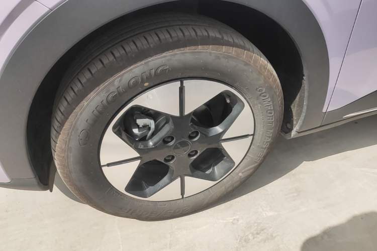 Used Geely Galaxy Geome 2026 Model 410km Exploration Edition Left Front Wheel Hub