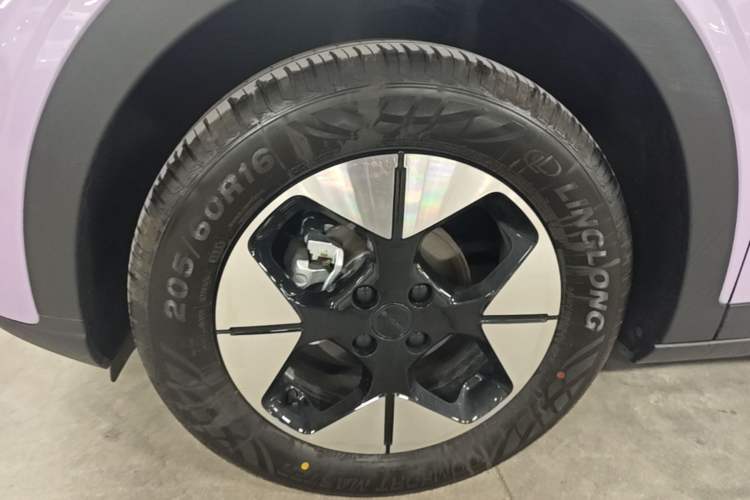 Used Geely Galaxy Geome 2026 Model 410km Exploration Edition Left Front Wheel Hub