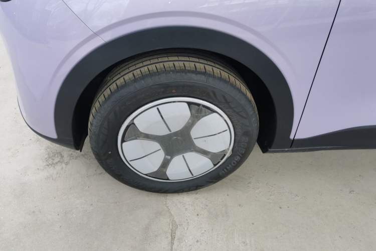 Used Geely Galaxy Geome 2026 Model 410km Carefree Edition Left Front Wheel Hub