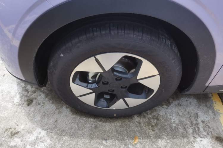 Used Geely Galaxy Geome 2026 Model 410km Exploration Edition Left Front Wheel Hub