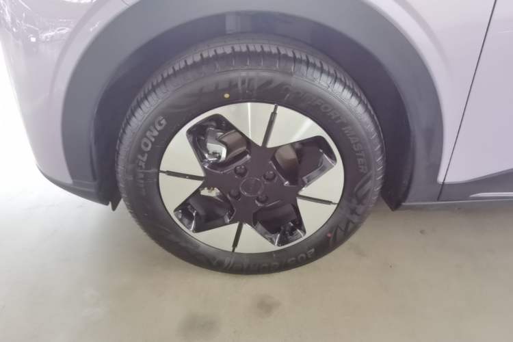 Used Geely Galaxy Geome 2026 Model 410km Exploration Edition Left Front Wheel Hub