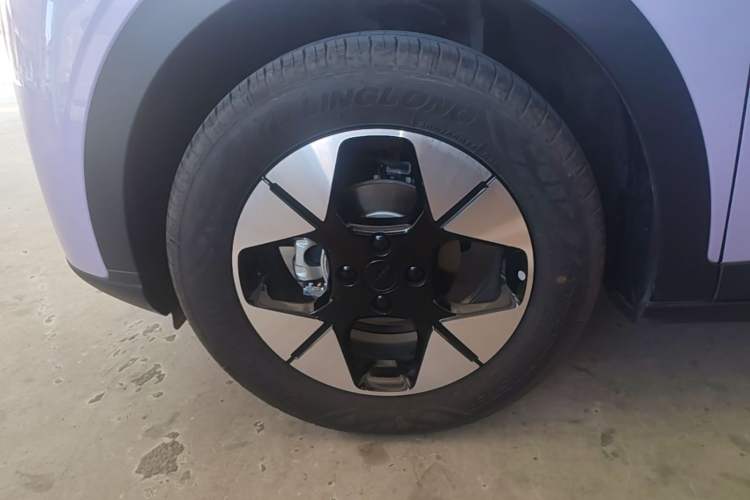 Used Geely Galaxy Geome 2026 Model 410km Exploration Edition Left Front Wheel Hub