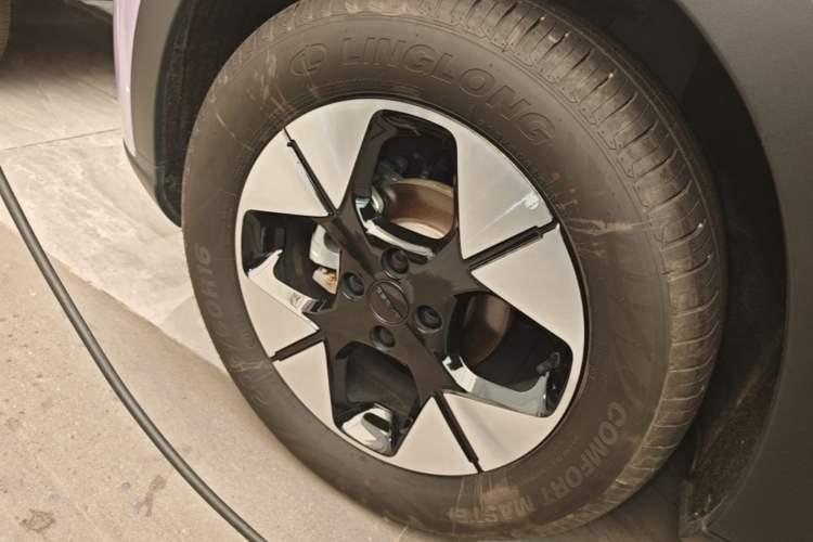 Used Geely Galaxy Geome 2026 Model 410km Exploration Edition Left Front Wheel Hub
