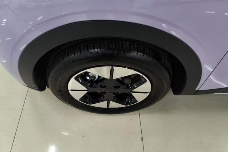 Used Geely Galaxy Geome 2026 Model 410km Exploration Edition Left Front Wheel Hub