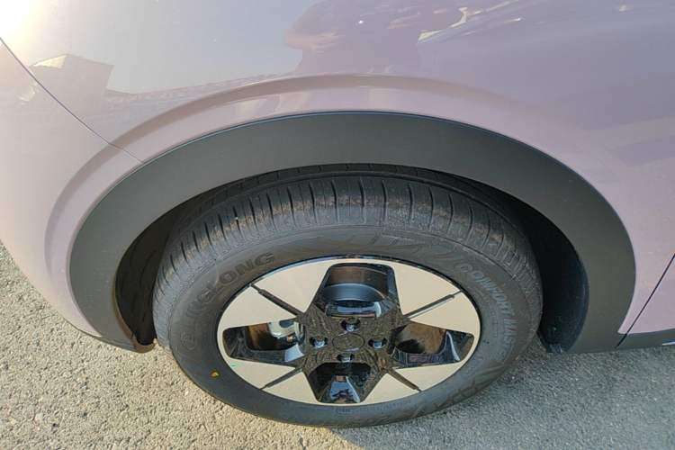 Used Geely Galaxy Geome 2026 Model 310km Dream Edition Left Front Wheel Hub