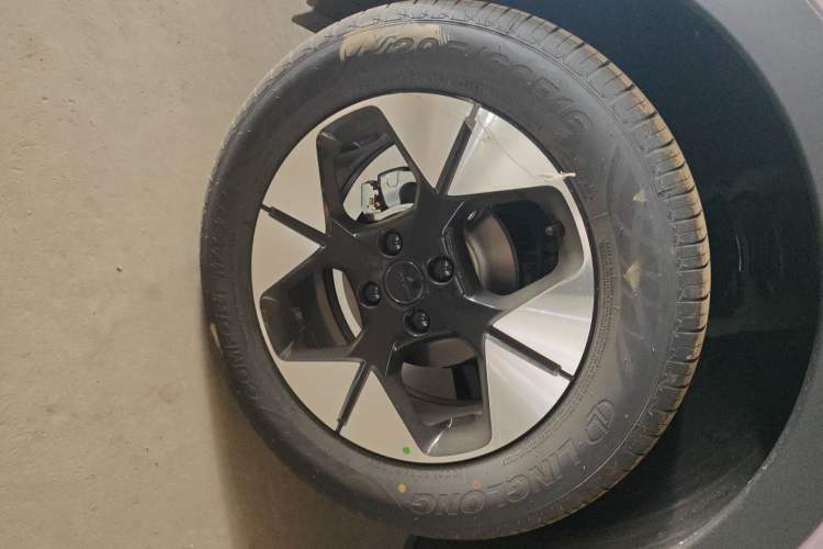 Used Geely Galaxy Geome 2026 Model 310km Dream Edition Left Front Wheel Hub