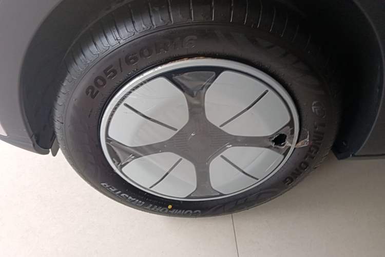 Used Geely Galaxy Geome 2026 Model 310km Youth Edition Left Front Wheel Hub
