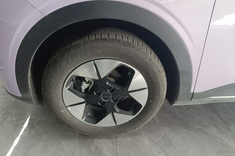 Used Geely Galaxy Geome 2026 Model 410km Exploration Edition Left Front Wheel Hub