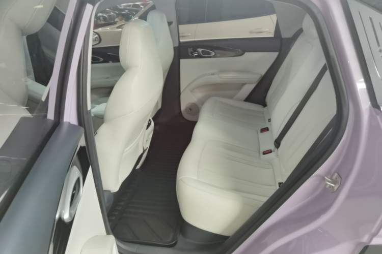 Used Geely Galaxy Geome 2026 Model 410km Exploration Edition Left Rear Seat