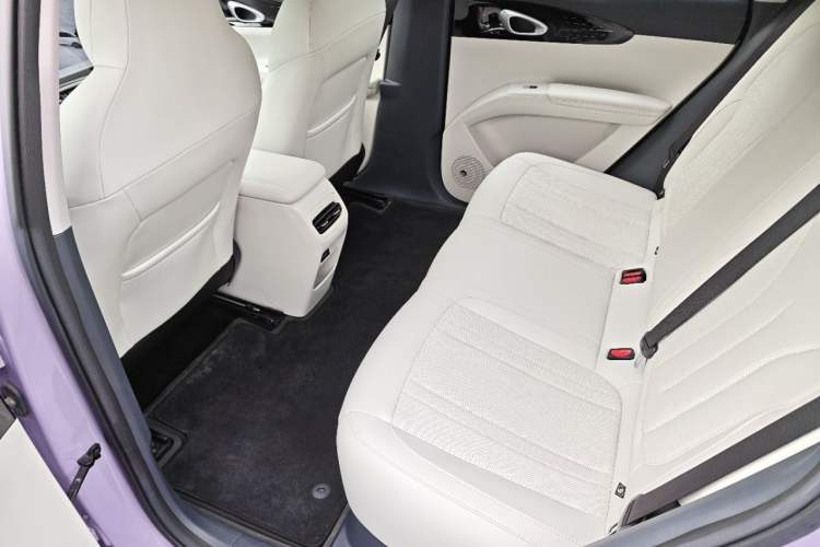 Used Geely Galaxy Geome 2026 Model 410km Exploration Edition Left Rear Seat