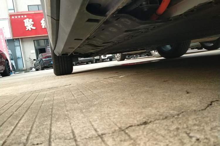 Used Geely Galaxy Geome 2026 Model 410km Exploration Edition Left Side Sill