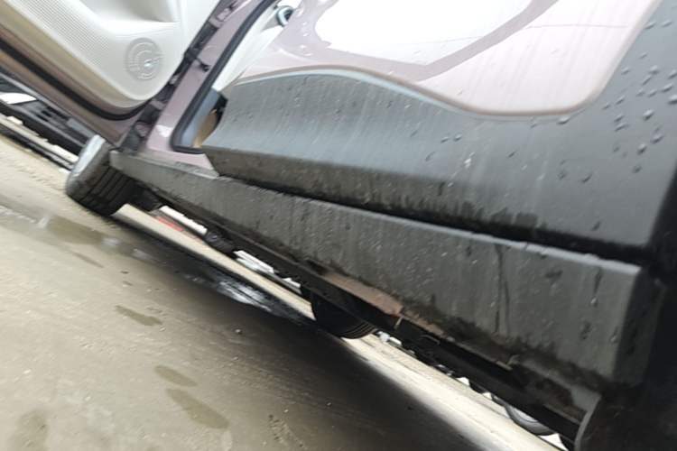 Used Geely Galaxy Geome 2026 Model 310km Youth Edition Left Side Sill