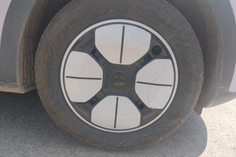 Used Geely Galaxy Geome 2026 Model 310km Youth Edition Right Front Wheel Hub