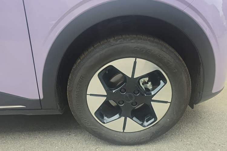 Used Geely Galaxy Geome 2026 Model 410km Exploration Edition Right Front Wheel Hub