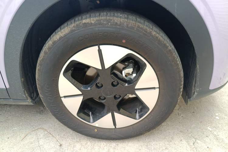 Used Geely Galaxy Geome 2026 Model 410km Exploration Edition Right Front Wheel Hub