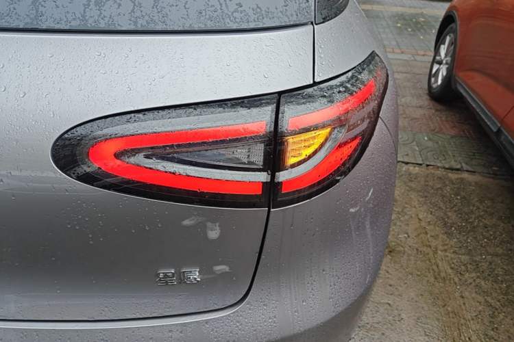 Used Geely Galaxy Geome 2026 Model 310km Youth Edition Right Rear Taillight
