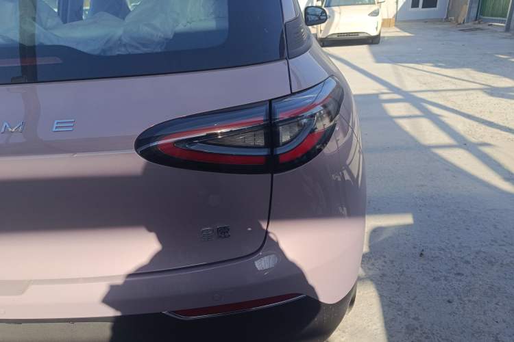 Used Geely Galaxy Geome 2026 Model 310km Youth Edition Right Rear Taillight