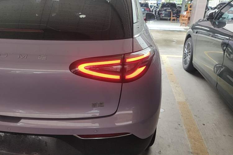 Used Geely Galaxy Geome 2026 Model 410km Exploration Edition Right Rear Taillight
