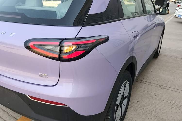 Used Geely Galaxy Geome 2026 Model 310km Youth Edition Right Rear Taillight