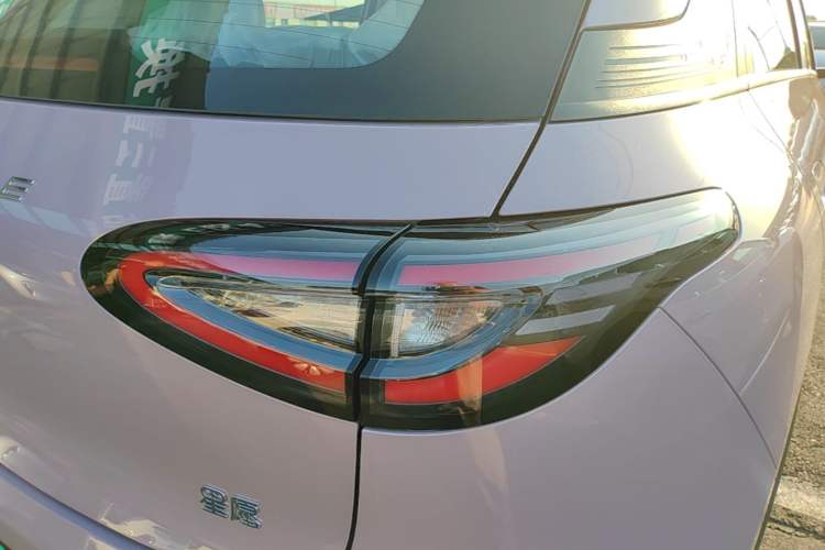 Used Geely Galaxy Geome 2026 Model 310km Dream Edition Right Rear Taillight
