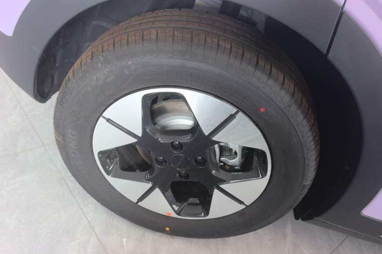 Used Geely Galaxy Geome 2026 Model 310km Dream Edition Right Rear Wheel Hub